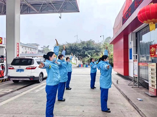 中路能源公司開(kāi)展?fàn)I銷服務(wù)大提升活動(dòng).jpg